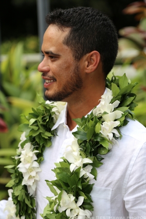 Haiku Gardens Wedding photos Oahu by Pasha www.BestHawaii.photos 123120160065  
